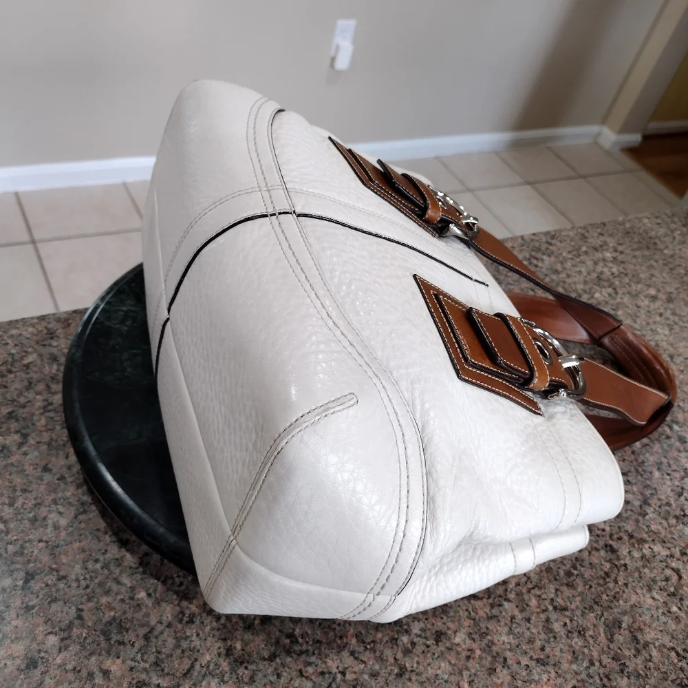 Coach Cream/Ivory Soft Pebble Leather SoHo Handbag Purse